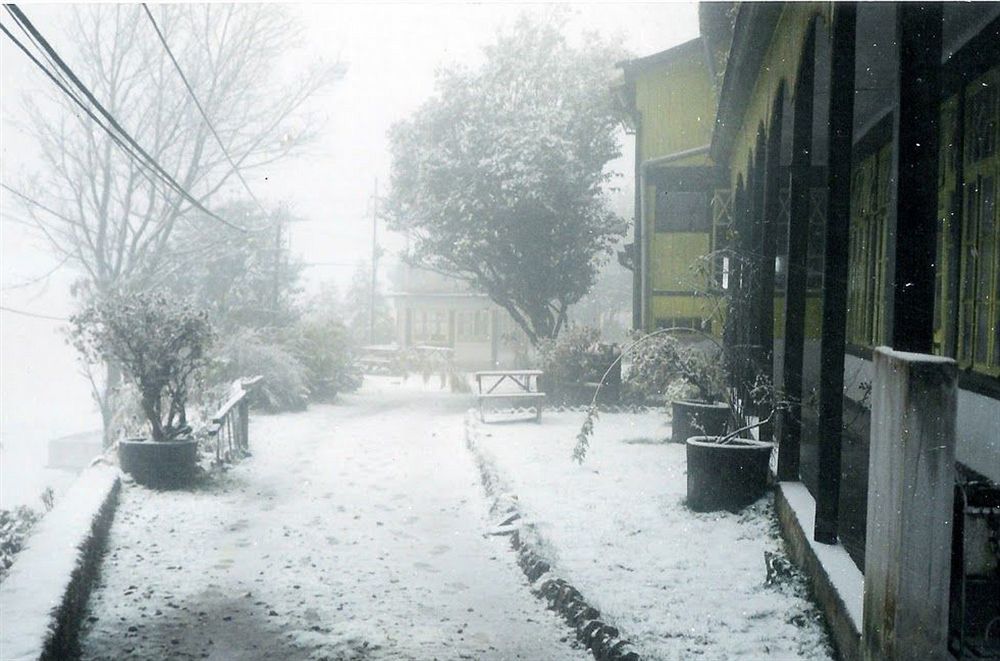 Old - Main Bellevue Heritage Hotel Darjeeling  Exterior foto